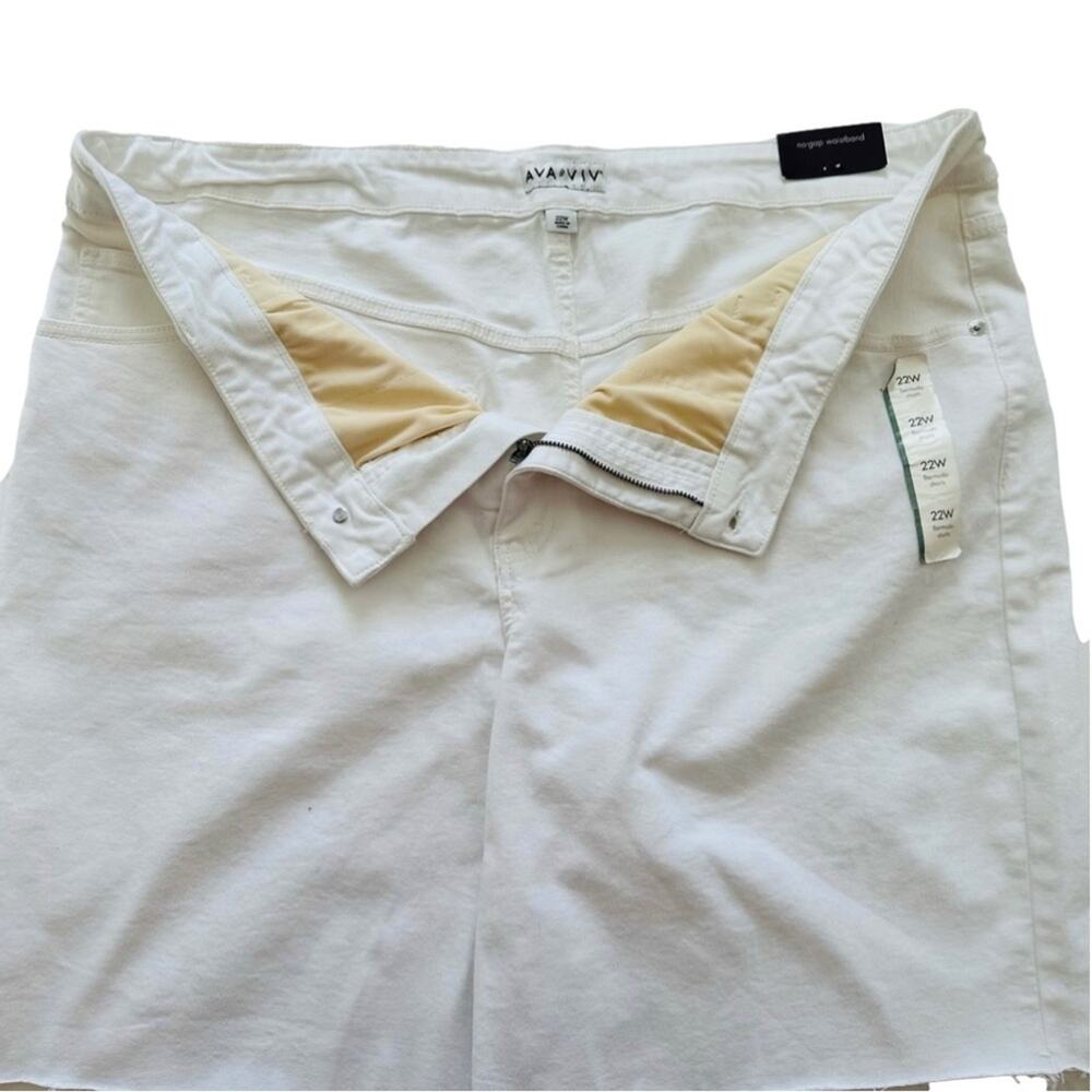 AVA & VIV Shorts White High Rise No Gap Waist Bermuda Denim Jean Plus 22W NEW - Picture 3 of 12